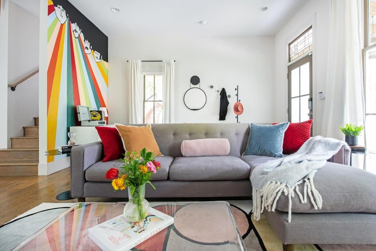 Velvet Vinyl Holiday home *